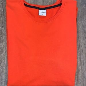 Orange Jack & Jones T-shirt.